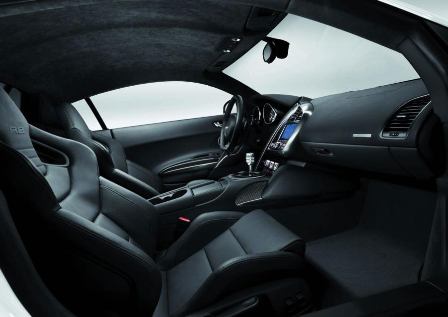 Интерьер Audi R8 V10 2009 года  (EU) (фото 6 из 40)